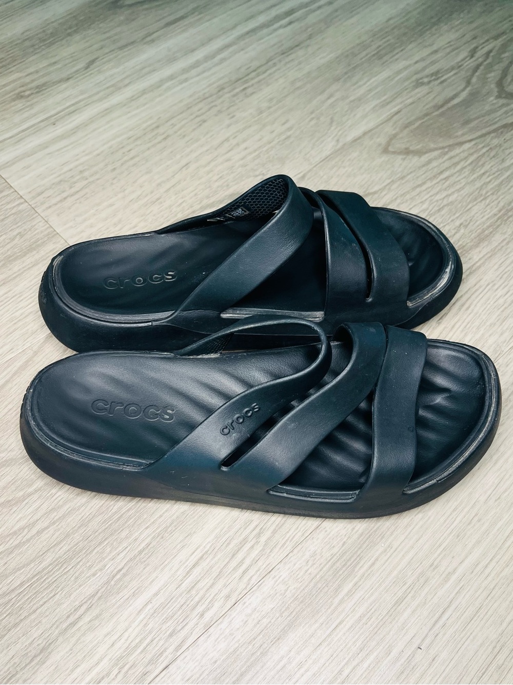 Crocs Getaway Strappy Sandal Womens Black Lightweight Comfort Slide Sz 7